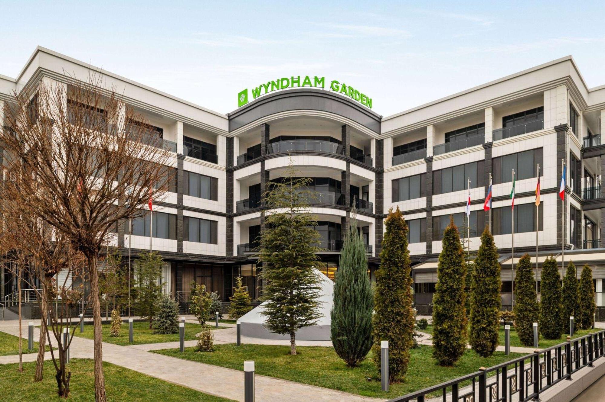 Hotel Wyndham Garden Taskent Exterior foto
