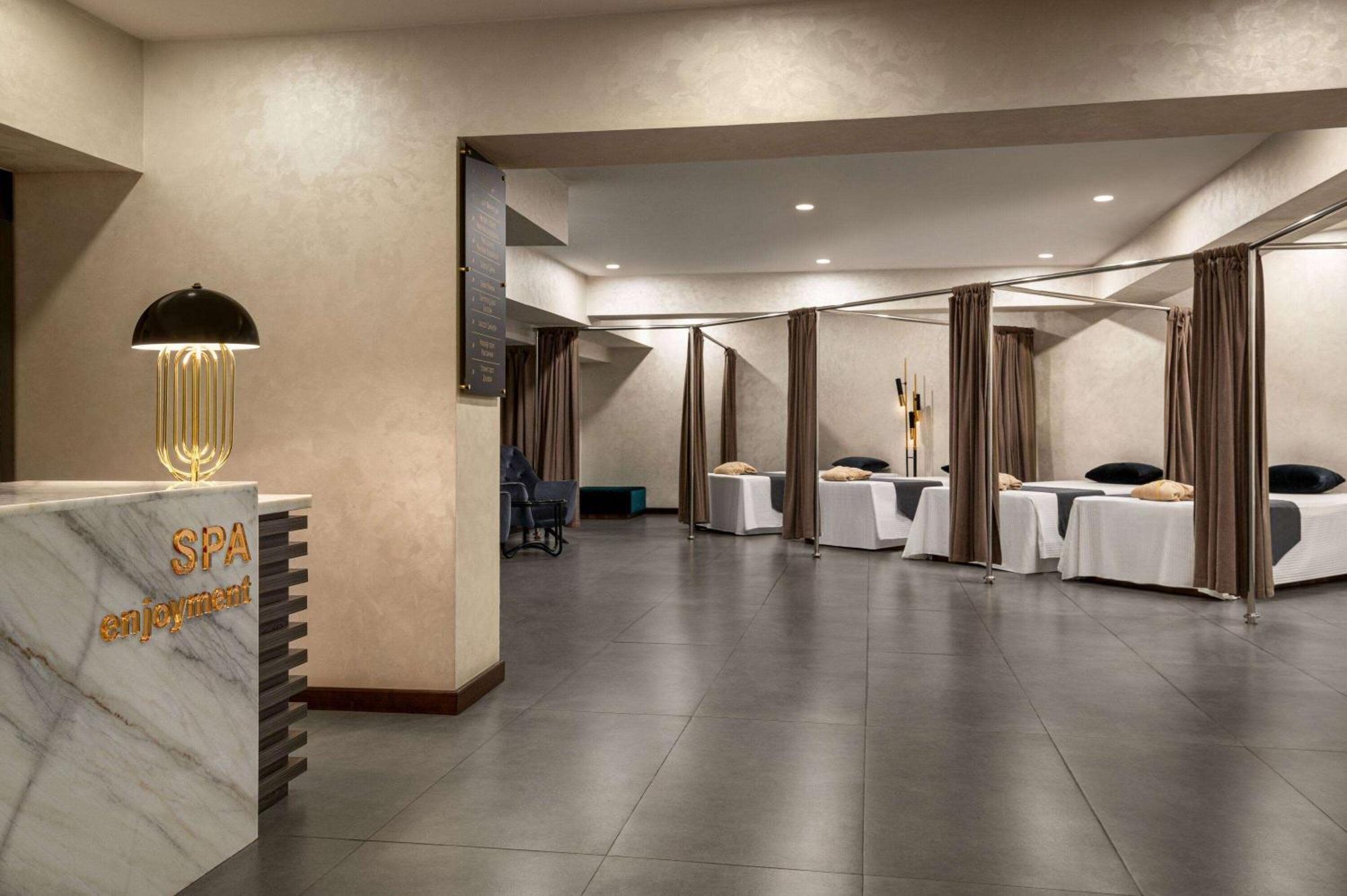 Hotel Wyndham Garden Taskent Exterior foto